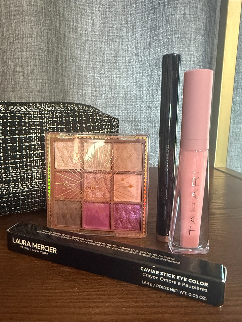 laura mercier Eyeshadow Stick, Eyeshadow Palette Black Tweed Makeup Bag, 🍒 Charm - Picture 4 of 9